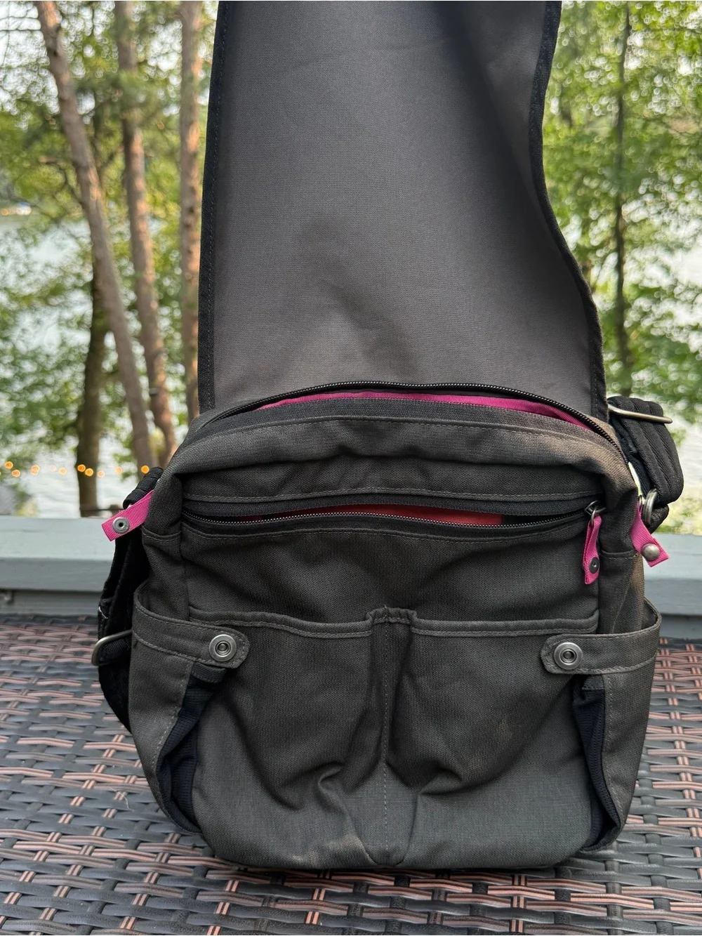 REI Travel Bag Purse Crossbody Lightweight Flap Pockets Hiking Outdoor Camp Gorp